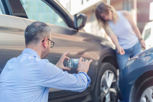 Professional Car Insurance Near Me technician working in Leavittsburg, OH